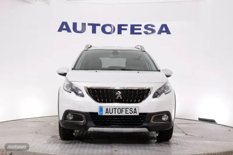 peugeot 2008 2018 / 55.900km. foto grande (2)