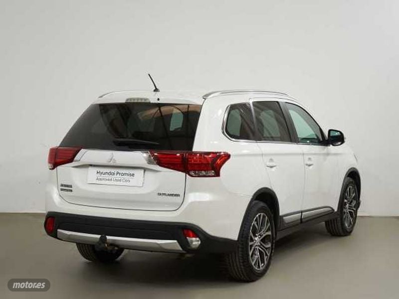 mitsubishi outlander outlander 220di-d motion 2wd 5pl. de 2016 con 153.800 km por 14.990 eur. en cadiz foto grande (2)