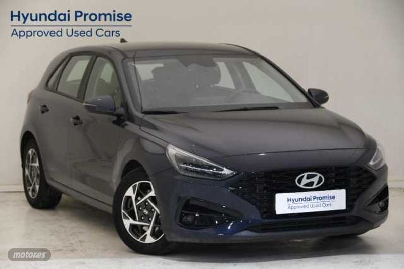hyundai i30 1.0 tgdi klass 48v 100 de 2024 con 9.613 km por 22.990 eur. en cadiz foto grande (2)