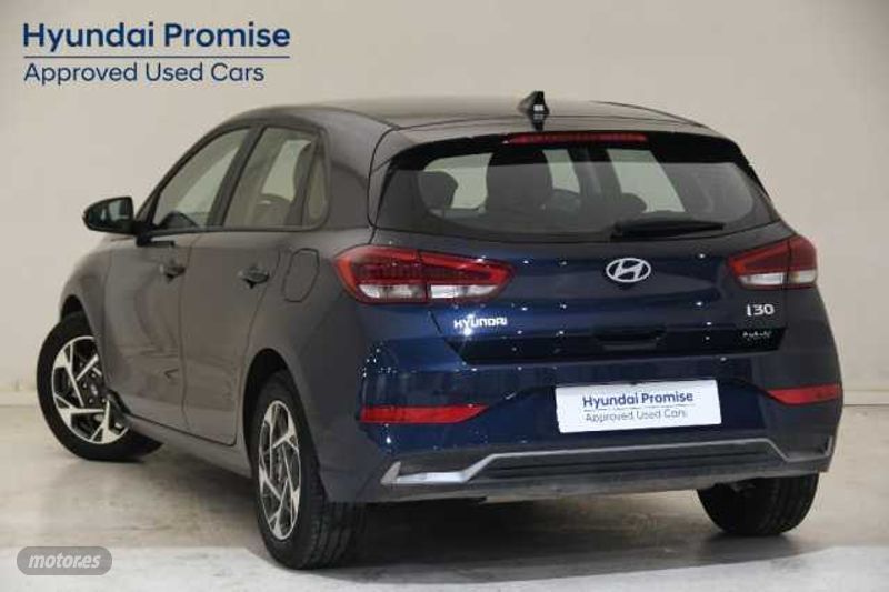 hyundai i30 1.0 tgdi klass 48v 100 de 2024 con 9.613 km por 22.990 eur. en cadiz foto grande (3)