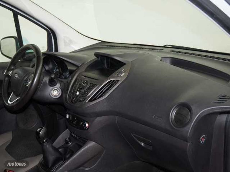 ford tourneo tourneo courier 1.5tdci titanium 95 de 2018 con 113.600 km por 12.990 eur. en cadiz foto grande (3)