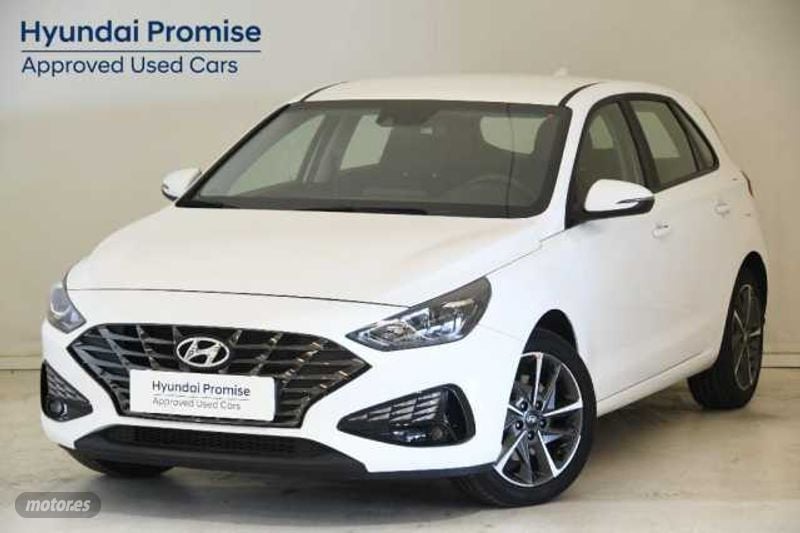 Hyundai i30  de segunda mano - Hyundai i30 1.5 DPI Klass SLX 110 de 2024 con 11.978 Km por 19.500 EUR. en Zaragoza
