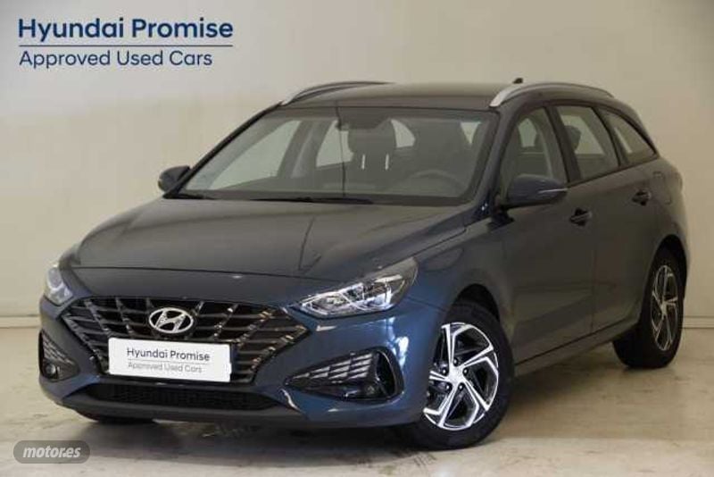 Hyundai i30 essence 110  de segunda mano - Hyundai i30 1.0 TGDI Klass LR 120 de 2021 con 26.339 Km por 17.000 EUR. en Madrid
