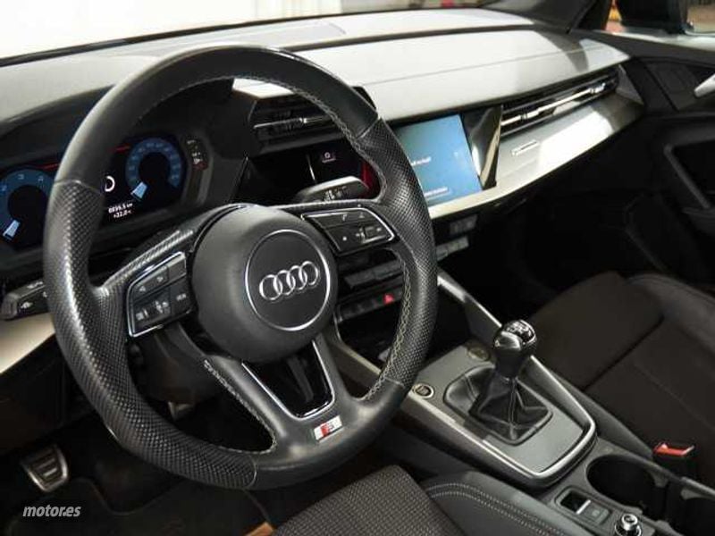 audi a3 a3 sportback 30tdi genuine de 2021 con 50.780 km por 25.990 eur. en cadiz foto grande (3)
