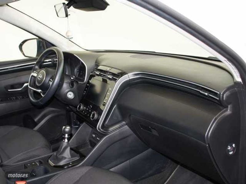 hyundai tucson 1.6 tgdi klass 4x2 de 2023 con 5.600 km por 24.490 eur. en cadiz foto grande (3)