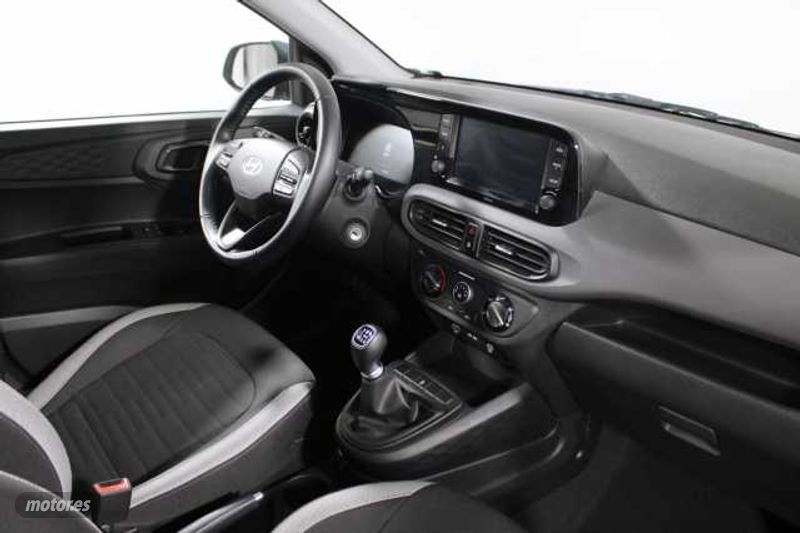 hyundai i10 1.0 mpi klass de 2024 con 11.562 km por 14.900 eur. en barcelona foto grande (3)