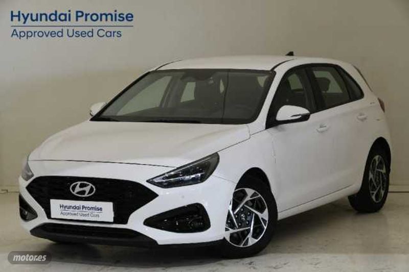 Hyundai i30 manual 6 marchas  de segunda mano - Hyundai i30 1.0 TGDI Klass 48V 100 de 2024 con 6.542 Km por 22.670 EUR. en Madrid