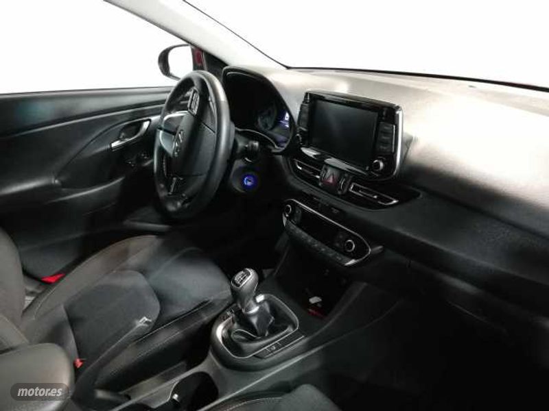 hyundai i30 1.0 tgdi klass lr 48v 120 de 2023 con 14.093 km por 19.390 eur. en madrid foto grande (3)