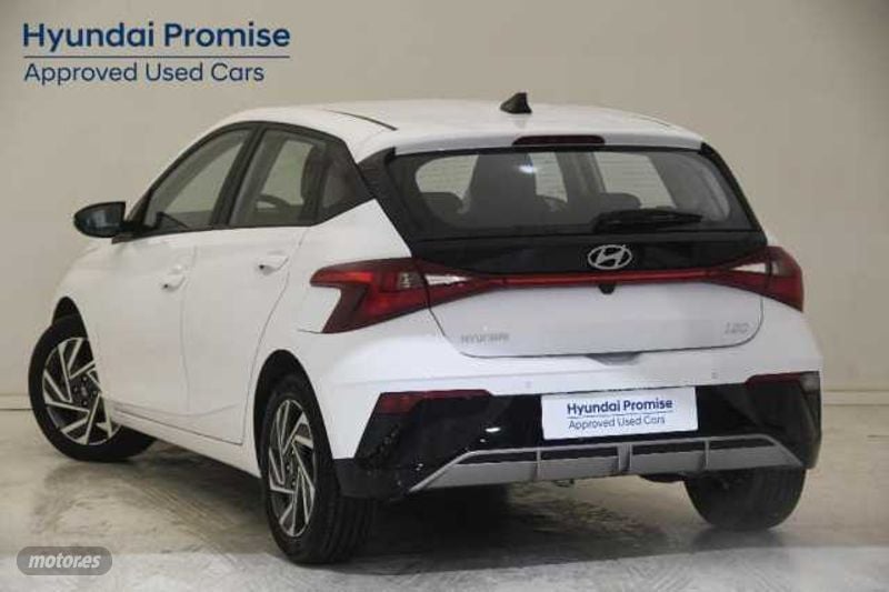 hyundai i20 1.0 tgdi klass 100 de 2024 con 13.501 km por 17.490 eur. en madrid foto grande (3)