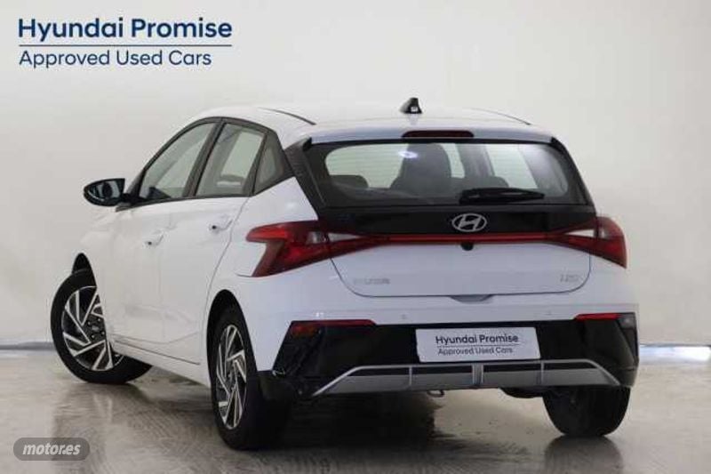 hyundai i20 1.0 tgdi klass 100 de 2024 con 11.838 km por 17.490 eur. en madrid foto grande (3)