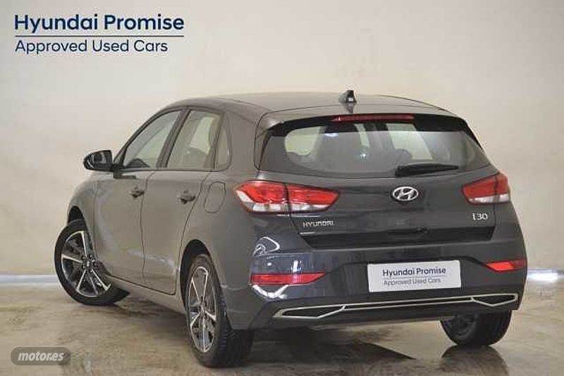 hyundai i30 1.5 dpi klass slx 110 de 2024 con 11.286 km por 20.990 eur. en pontevedra foto grande (3)
