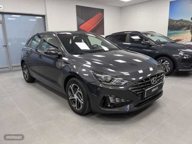 Hyundai i20 48v  de segunda mano - Hyundai i30 1.0 TGDI Klass LR 48V 120 de 2024 con 17.300 Km por 20.700 EUR. en Cuenca