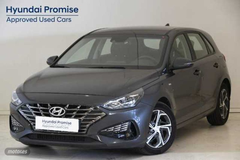 Hyundai i30 2023 gasolina  de segunda mano - Hyundai i30 1.0 TGDI Klass LR 48V 120 de 2024 con 26.570 Km por 21.500 EUR. en Madrid