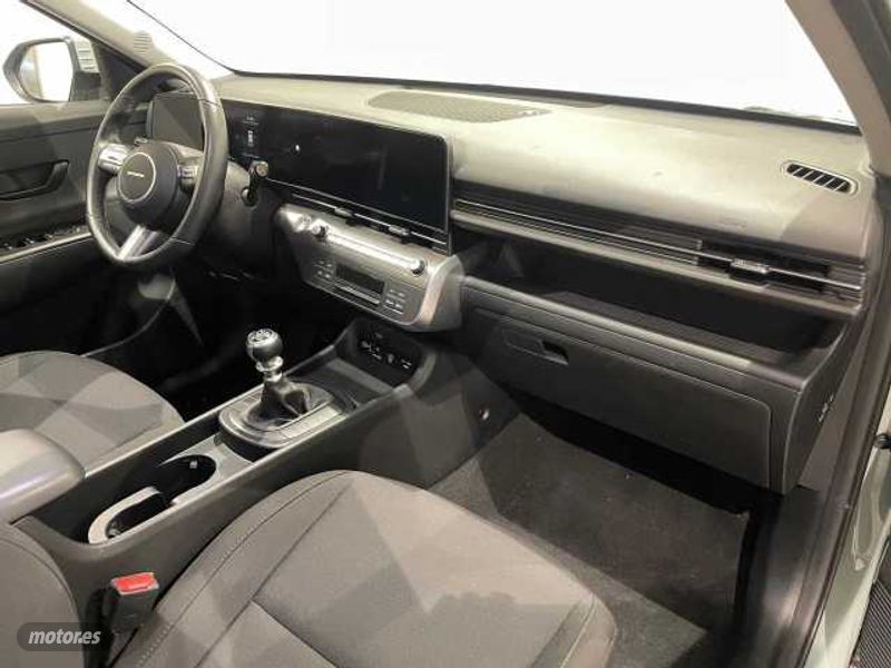 hyundai kona 1.0 tgdi maxx 4x2 de 2024 con 17.200 km por 23.750 eur. en barcelona foto grande (3)