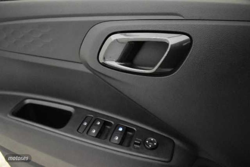 hyundai i10 1.0 mpi klass de 2024 con 8.272 km por 13.490 eur. en madrid foto grande (3)