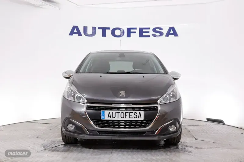 peugeot 208 2019 / 37.700km. foto grande (2)