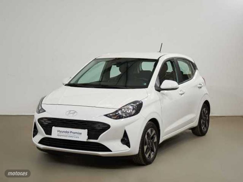 Hyundai i20 pantalla 2603cm  de segunda mano - Hyundai i10 1.0 MPI Klass de 2024 con 19.908 Km por 14.490 EUR. en Cadiz