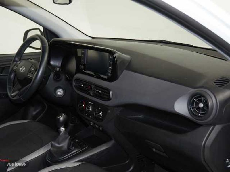 hyundai i10 1.0 mpi klass de 2024 con 19.908 km por 14.490 eur. en cadiz foto grande (3)