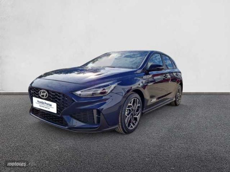 Hyundai i30 con airbags  de segunda mano - Hyundai i30 1.0 TGDI N Line 100 de 2025 con 10 Km por 27.900 EUR. en Huelva