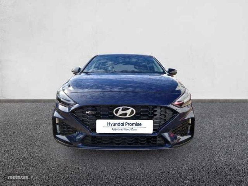 hyundai i30 1.0 tgdi n line 100 de 2025 con 10 km por 27.900 eur. en huelva foto grande (2)