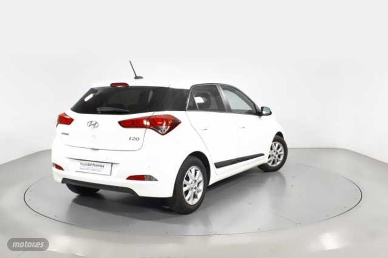 hyundai i20 1.2 go de 2016 con 56.473 km por 10.900 eur. en barcelona foto grande (2)
