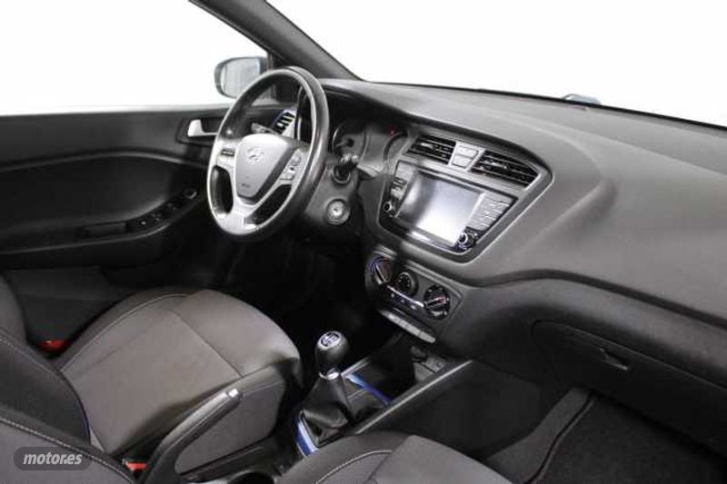 hyundai i20 1.2 go de 2016 con 56.473 km por 10.900 eur. en barcelona foto grande (3)
