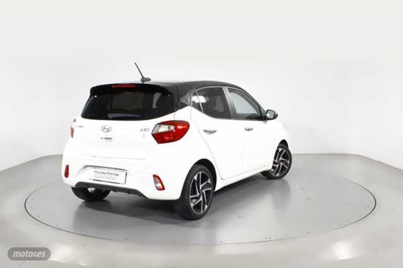 hyundai i10 1.2 mpi tecno 2c de 2022 con 40.453 km por 14.700 eur. en barcelona foto grande (2)