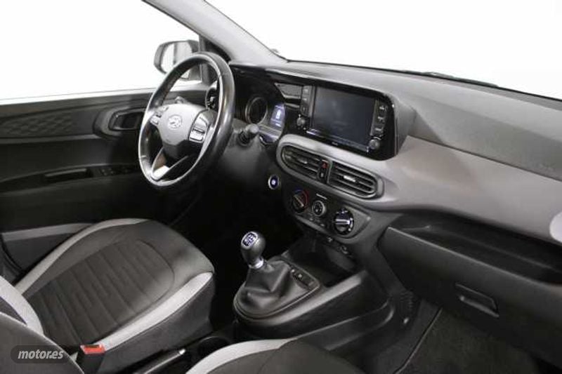 hyundai i10 1.2 mpi tecno 2c de 2022 con 40.453 km por 14.700 eur. en barcelona foto grande (3)