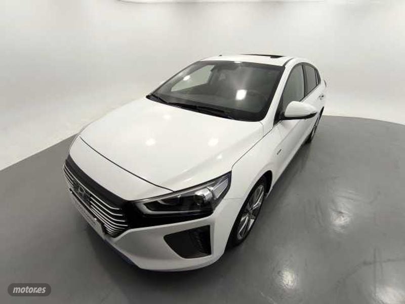 Hyundai ioniq sistema activo cambio  de segunda mano - Hyundai Ioniq 1.6 GDI Style de 2019 con 104.500 Km por 14.900 EUR. en Barcelona