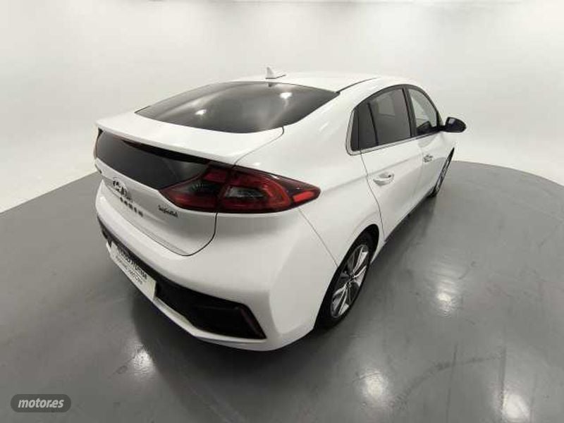 hyundai ioniq 1.6 gdi style de 2019 con 104.500 km por 14.900 eur. en barcelona foto grande (2)