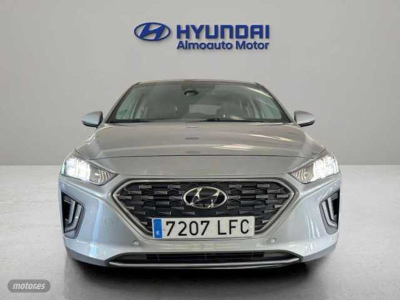 hyundai ioniq 1.6 gdi style de 2020 con 85.500 km por 19.900 eur. en madrid foto grande (2)