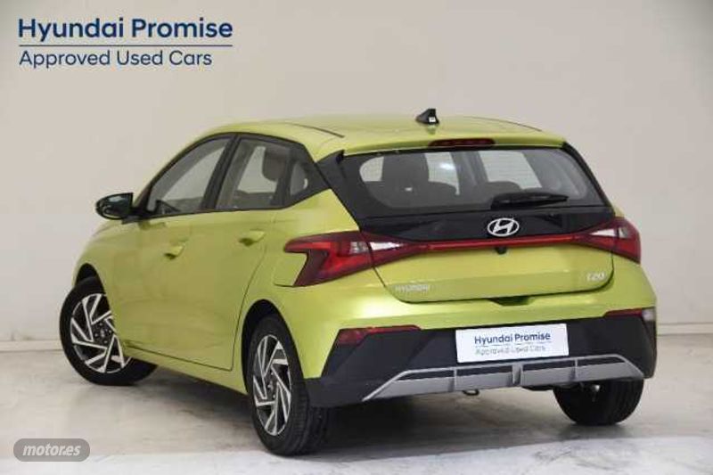hyundai i20 1.2 mpi klass de 2024 con 8.664 km por 17.990 eur. en pontevedra foto grande (3)