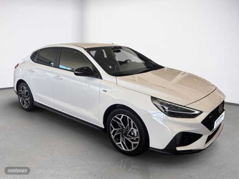 Foto hyundai i30 2025 / 9km.
