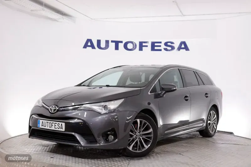 Foto toyota avensis 2017 / 237.100km.