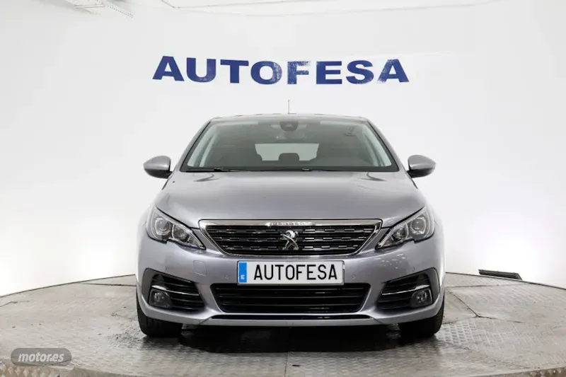 peugeot 308 2020 / 80.192km. foto grande (2)