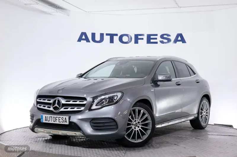 Mercedes Clase GLA 180 EDITION 122CV AUTO 5P # NAVY,CUERO,FAROS LED, de 2019 con 67.900 Km por 20.85...