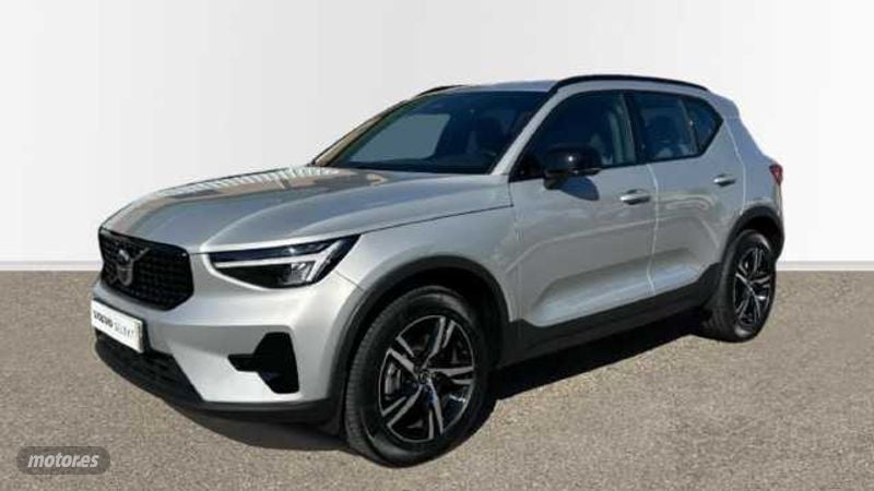 Volvo XC40 2.0 B3 PLUS DARK AUTO 163 5P de 2025 con 14.609 Km por 35.900 EUR. en Cordoba