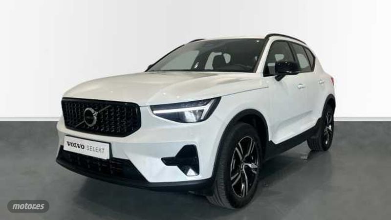 Volvo XC40 XC40 Plus, B3 Mild Hybrid, Gasolina, Dark de 2024 con 18.436 Km por 38.600 EUR. en Lleida