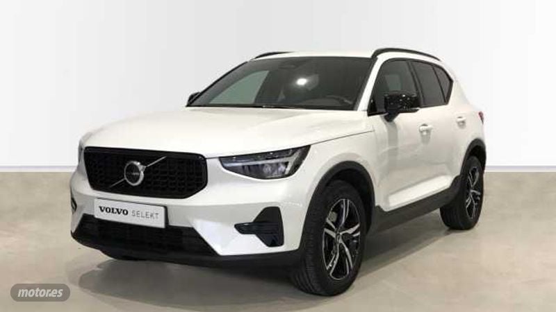Volvo XC40 2.0 B3 PLUS DARK AUTO 163 5P de 2024 con 21.541 Km por 39.990 EUR. en Ourense