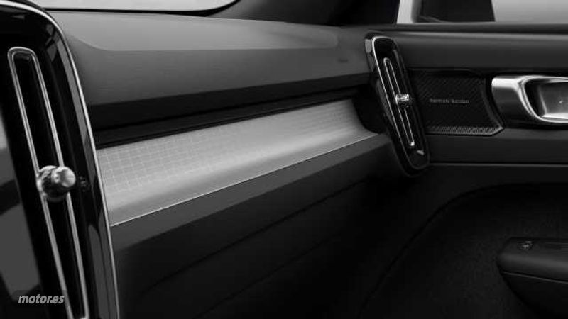 Volvo XC40 - foto 12