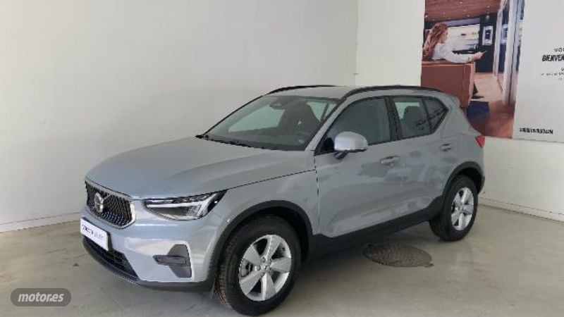 Volvo XC40 Essential, B3 Mild hybrid, Gasolina de 2025 con 10 Km por 36.800 EUR. en Cadiz