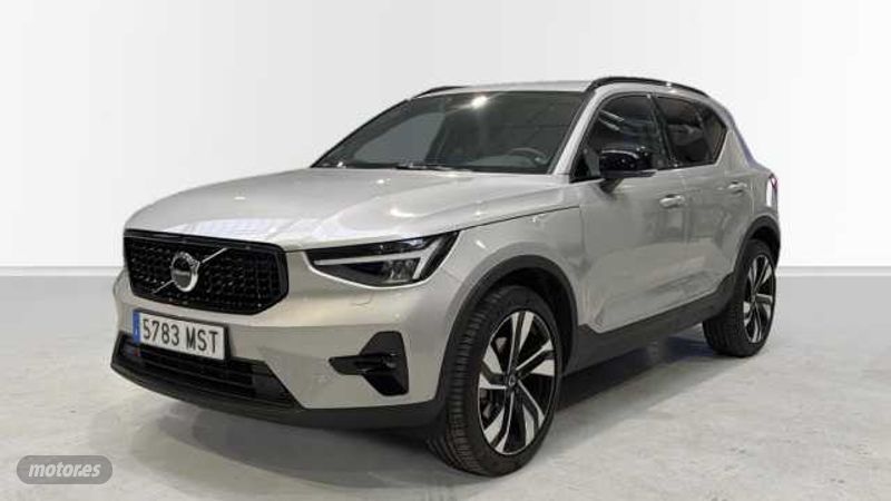 Volvo XC40 XC40 Plus, B3 Mild Hybrid, Gasolina, Dark de 2024 con 13.198 Km por 39.500 EUR. en Madrid