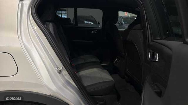 Volvo XC40 - foto 29