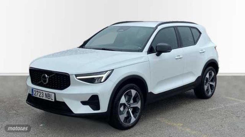 Volvo XC40 XC40 Plus, B3 Mild hybrid, Gasolina, Dark de 2025 con 1 Km por 43.900 EUR. en Sevilla