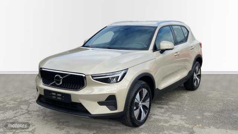 Volvo XC40 todoterreno 2.0 B3 CORE AUTO 163 5P de 2025 con 9.999.999 Km por 39.500 EUR. en Sevilla