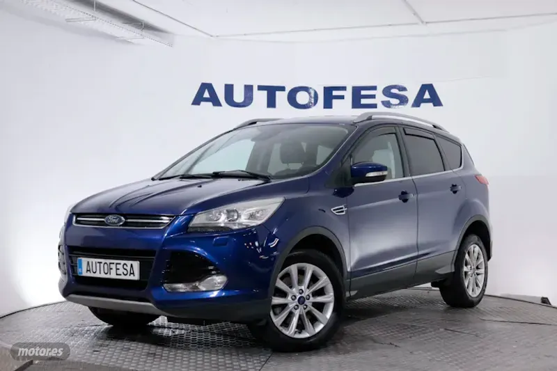 Ford Kuga 2.0 TDCI AUTO 4X4 150CV 5P # NAVY, PARKTRONIC de 2015 con 268.600 Km por 8.650 EUR. en Madrid