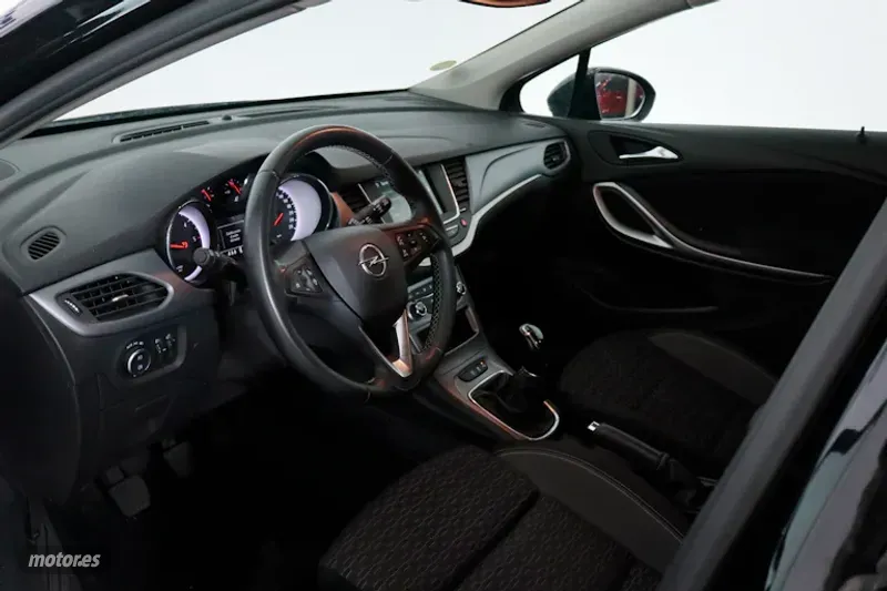 Opel Astra - foto 11