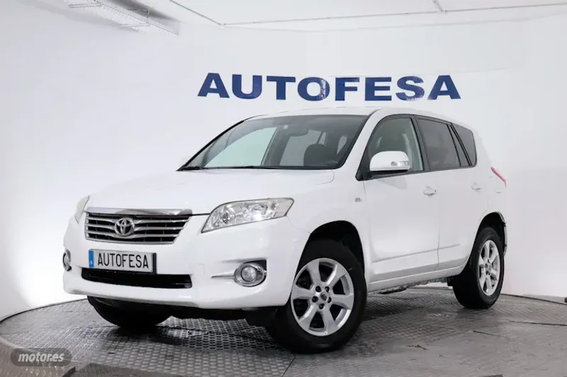 Toyota RAV 4 2.2 D-CAT AUTO 4WD 150CV 5P # NAVY de 2011 con 188.398 Km por 11.950 EUR. en Madrid