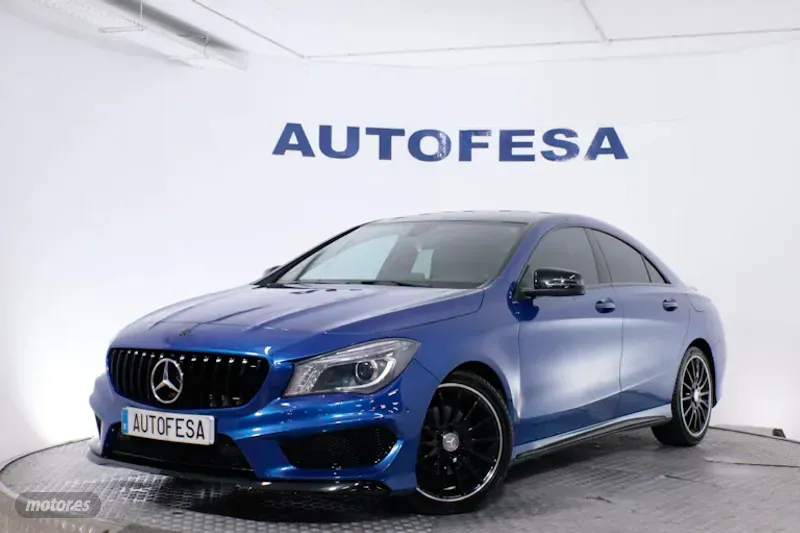 Mercedes Clase CLA 200D AMG 136CV 4P # NAVY, PARKTRONIC de 2015 con 228.200 Km por 15.250 EUR. en Madrid
