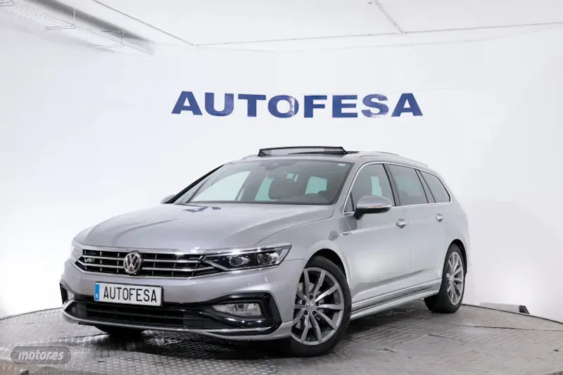 Volkswagen Passat VARIANT 2.0 TDI R-LINE DSG AUTO 150CV 5P #CUERO, NAVY,PARKTRONIC de 2020 con 107.8...